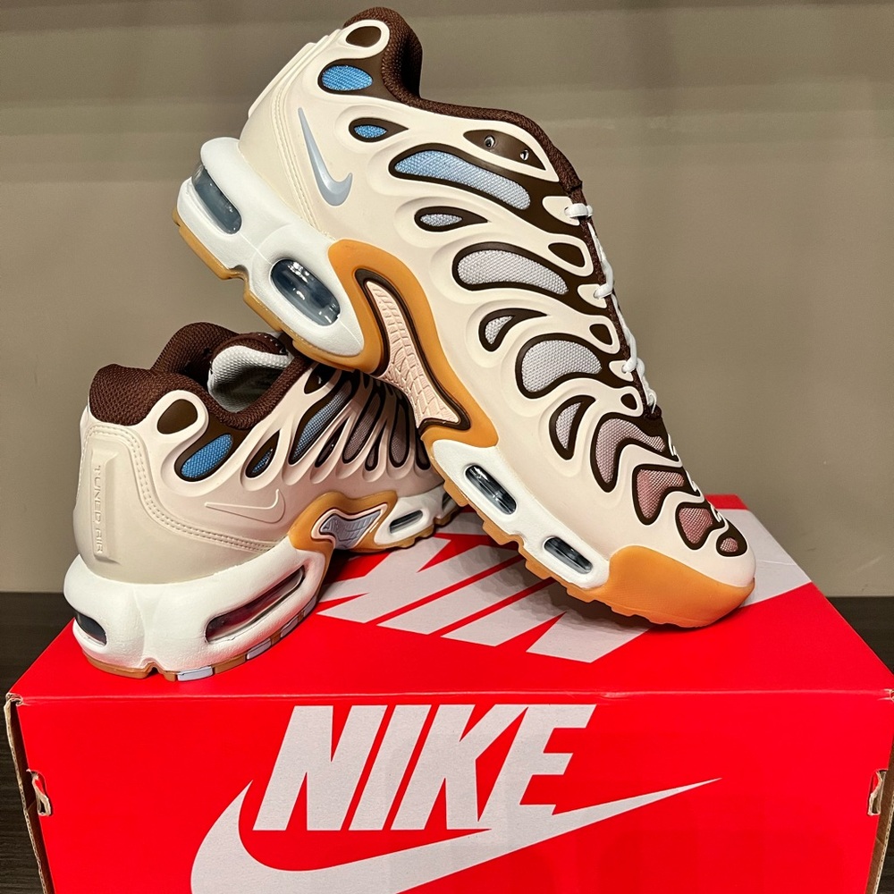 Nike Air Max Plus Drift - sz 9